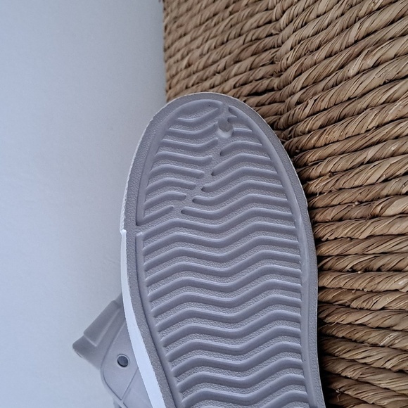 DSG shoes - Crocs repulica size 7 gray - Picture 6 of 6